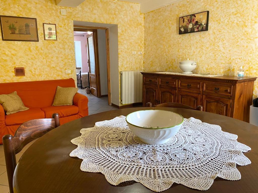 Апартаменты Il Casale Di Rolando Кастильоне-ди-Гарфаньяна Экстерьер фото
